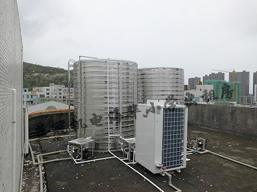 空氣能熱水工程機(jī)組周圍勿亂放東西